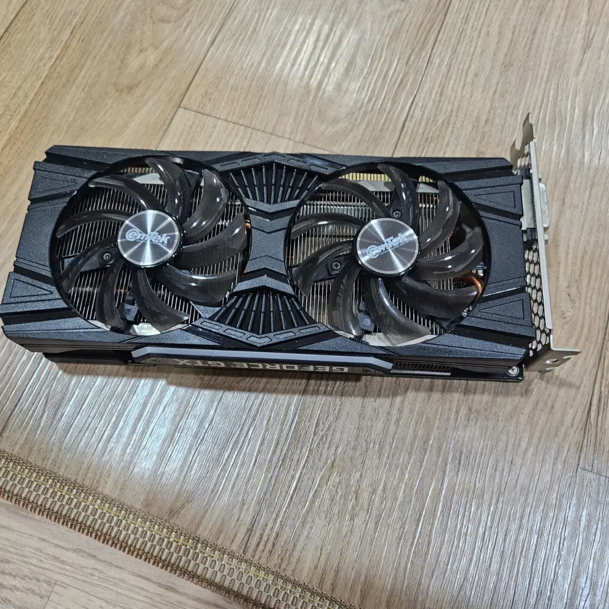 이엠텍 GTX 1660ti 팝니다.